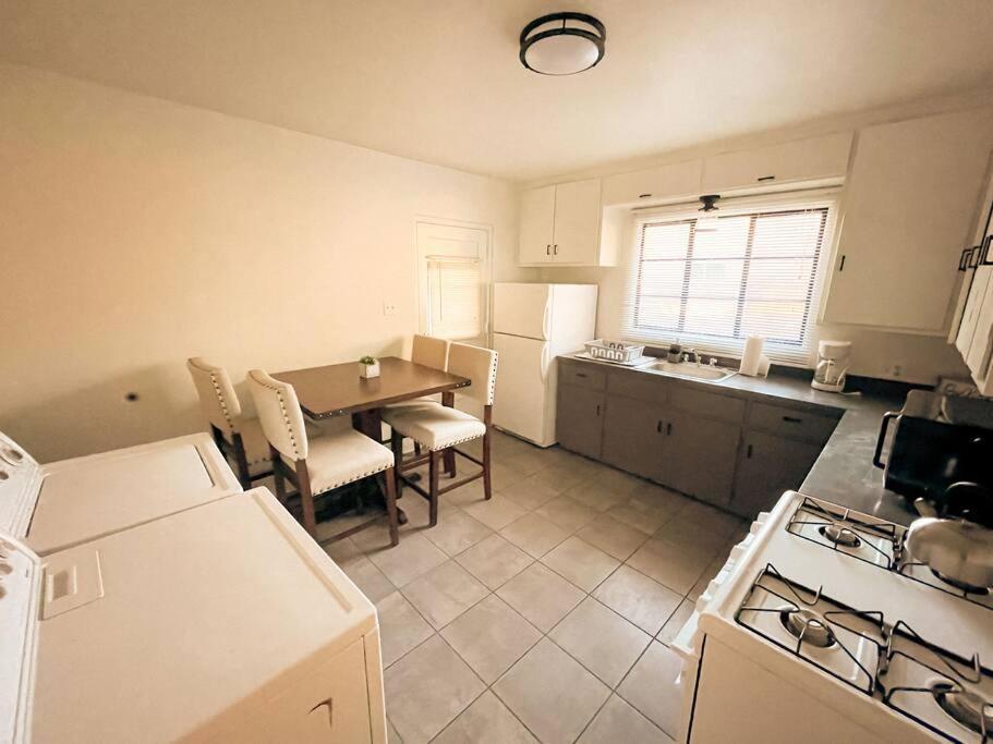 Pet Friendly! Private Casita In Nob Hill Villa Albuquerque Eksteriør bilde