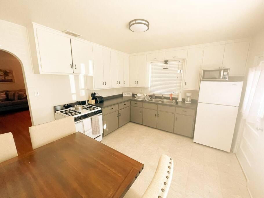 Pet Friendly! Private Casita In Nob Hill Villa Albuquerque Eksteriør bilde